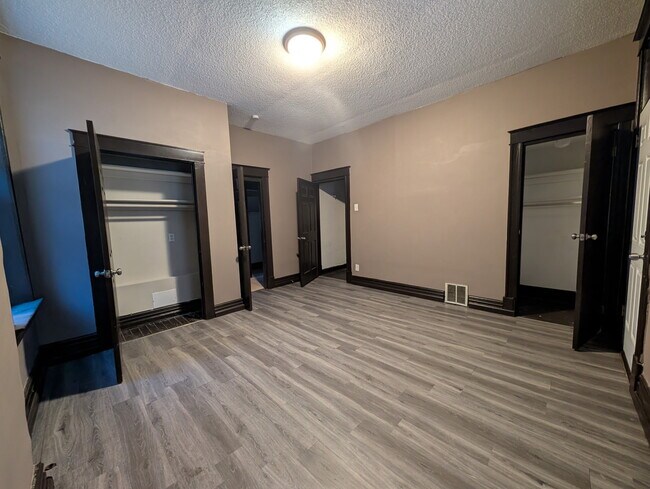 Building Photo - 3009 Osage St