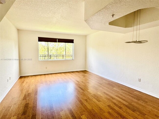 Building Photo - 771 SW 148th Ave