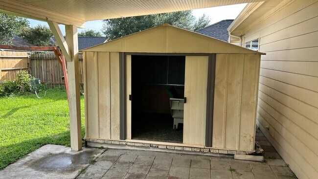 Building Photo - 5434 Cinnamon Lake Dr
