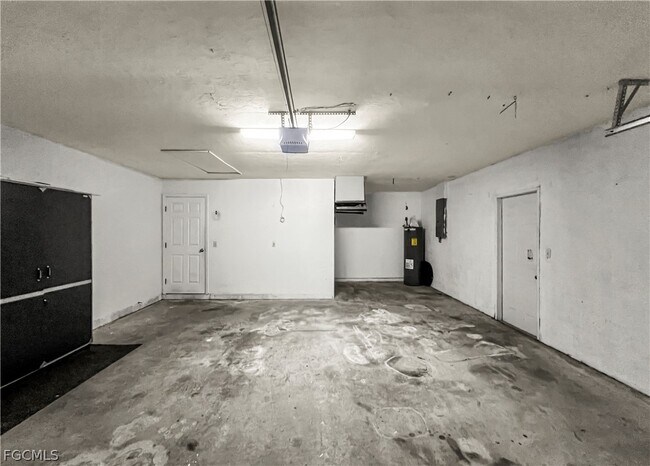 Building Photo - 208 SE 17th St