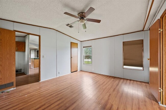 Building Photo - 360 Shady Oaks Dr