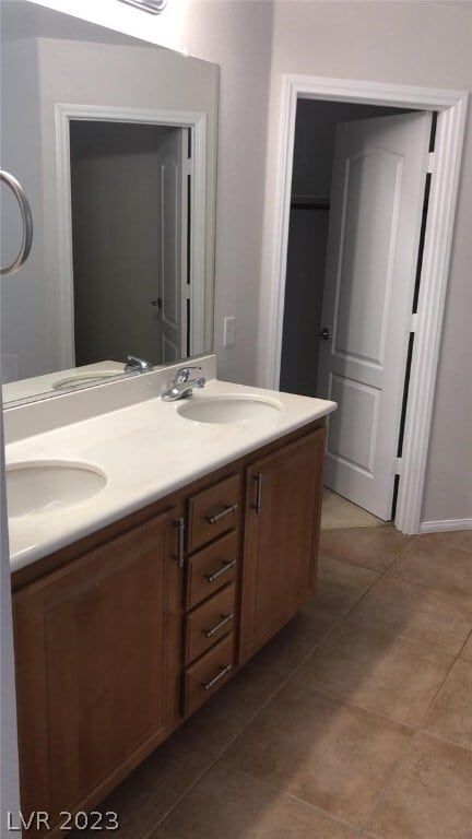 Building Photo - 11087 Village Crest Ln