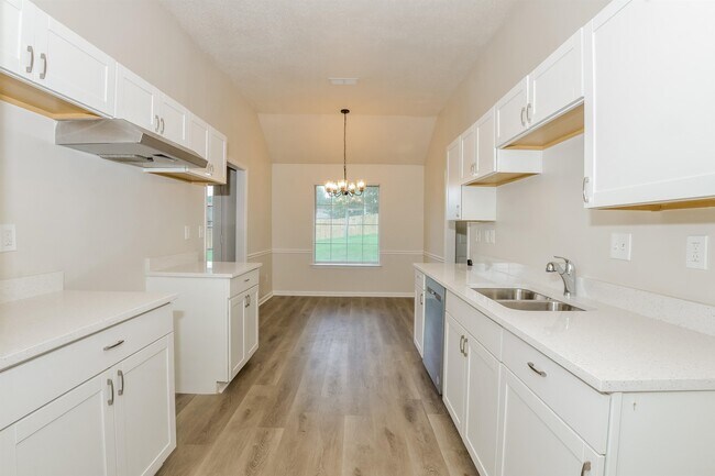 Building Photo - 7473 Beauregard Cove