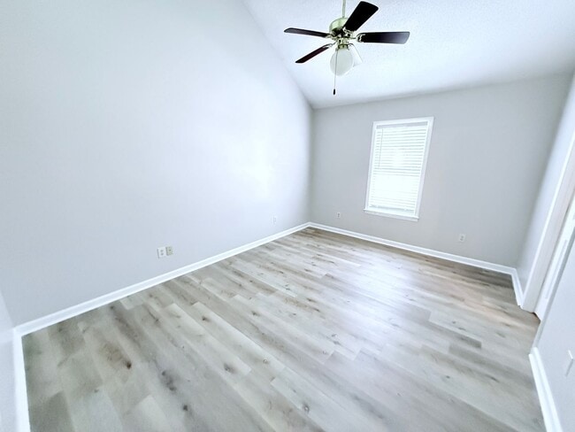 Building Photo - 3BR/3BA For Rent