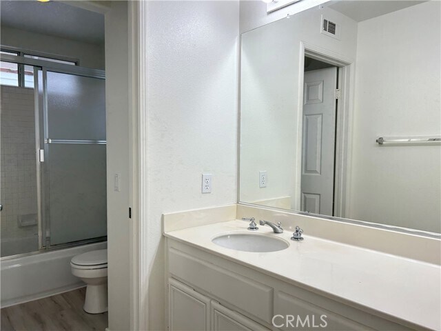 Building Photo - 10 Via Onza