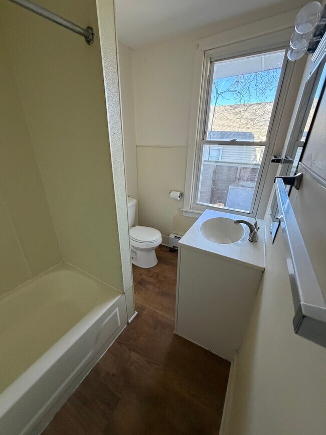 Building Photo - 49 S Front St