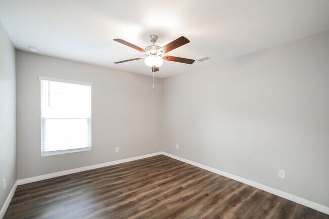 Building Photo - 258 Dorman St