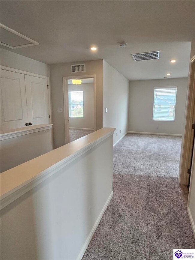 Building Photo - 601 Ashwood Ave