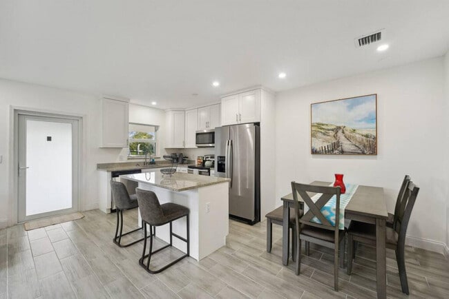 Building Photo - 3133 Albatross Rd