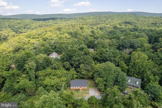 Building Photo - 430 Cedar Creek Dr