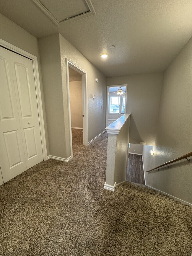 Building Photo - 7611 Stonehollow