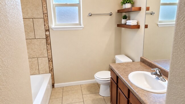 Building Photo - 2990 Lurvey Ln