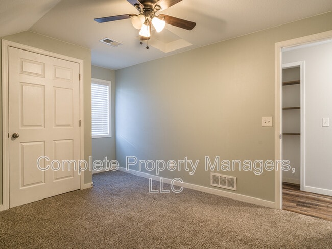 Building Photo - 103 Main St E