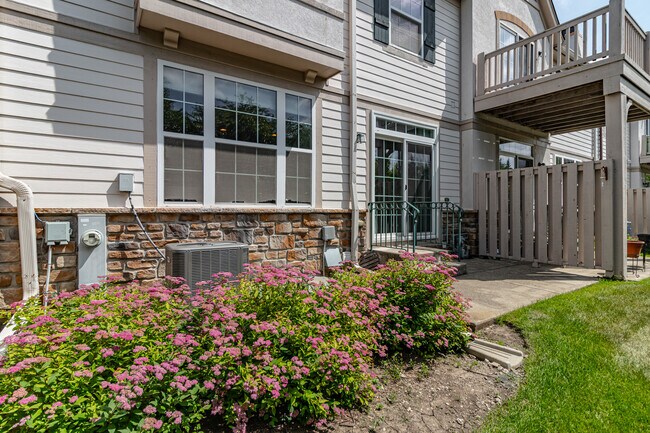 Building Photo - 403 Shadow Creek Dr