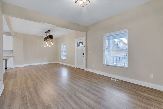 Building Photo - 3101 S Clarkson St