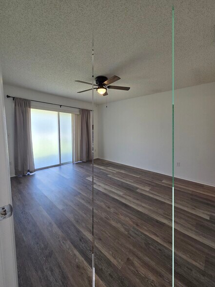 Building Photo - 1632 Tudor Ln