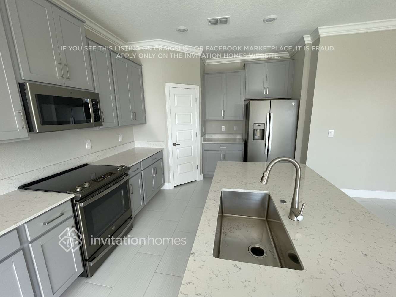 Building Photo - 9808 Little Bluestem Dr