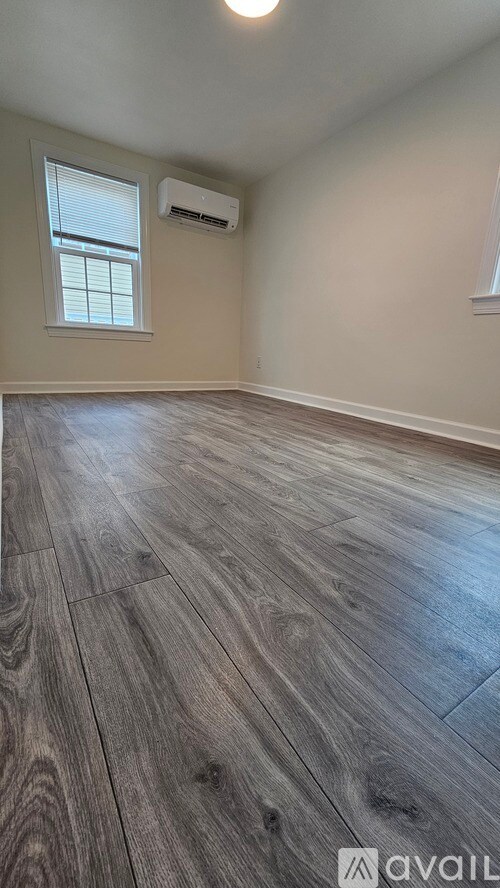 Building Photo - 115 John St