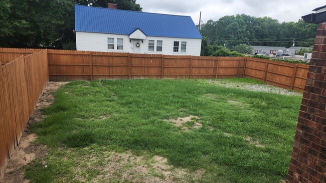 Building Photo - 1008 Brownlea Dr
