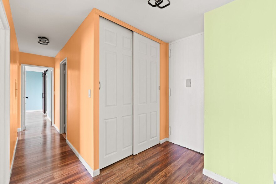 Building Photo - 200 Winston Dr