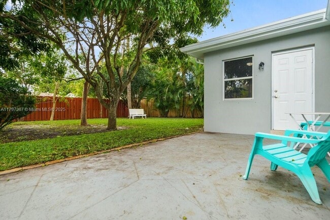 Building Photo - 50 NE 45th Ct