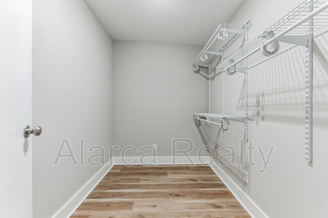 Building Photo - 1027 Briarhill Rd