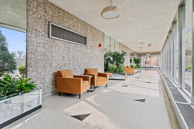 Building Photo - 3950 N Lake Shore Dr