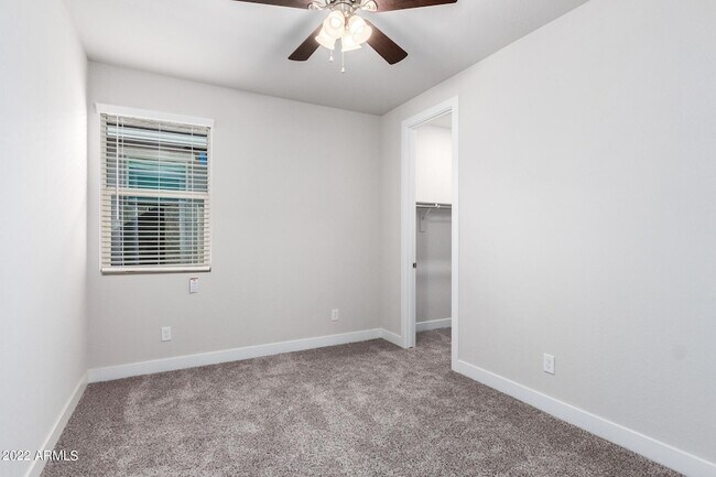 Building Photo - 8526 S 69th Ln