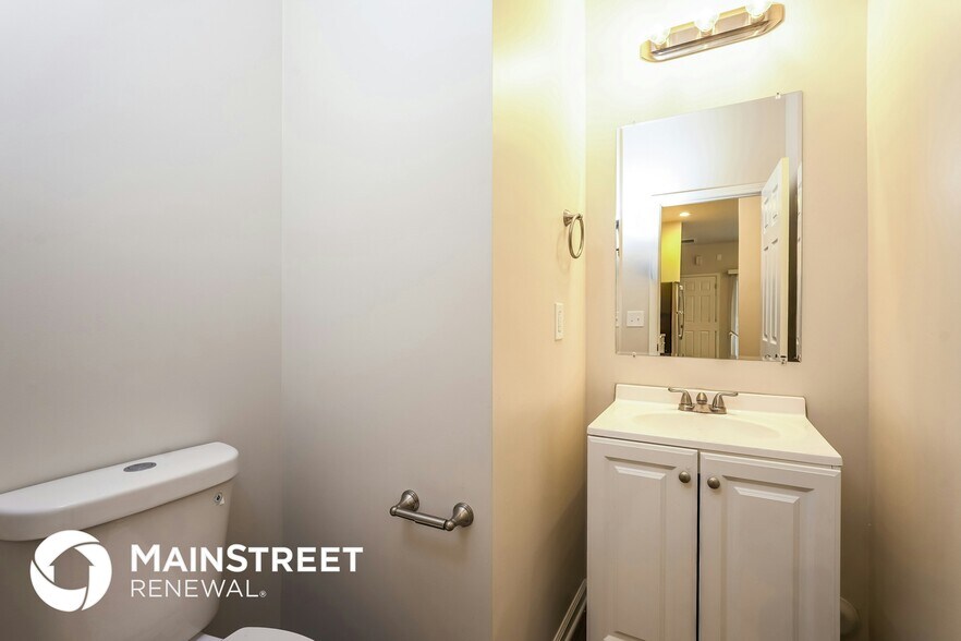 Building Photo - 3717 Whitworth Dr