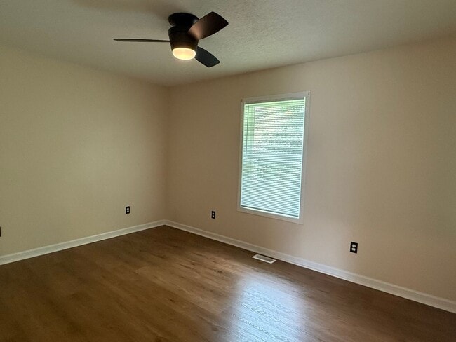 Building Photo - 129 Meadowlark Drive
