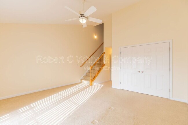 Building Photo - 330 Crystal Ave