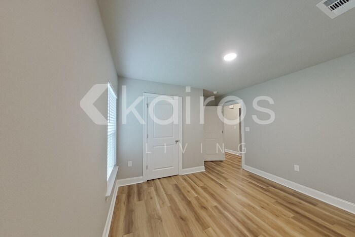 Building Photo - 22877 Balsam Dr