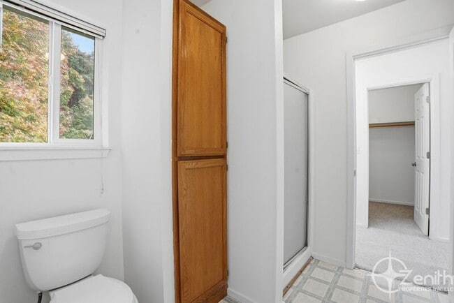 Building Photo - 419 NE 7th Ave