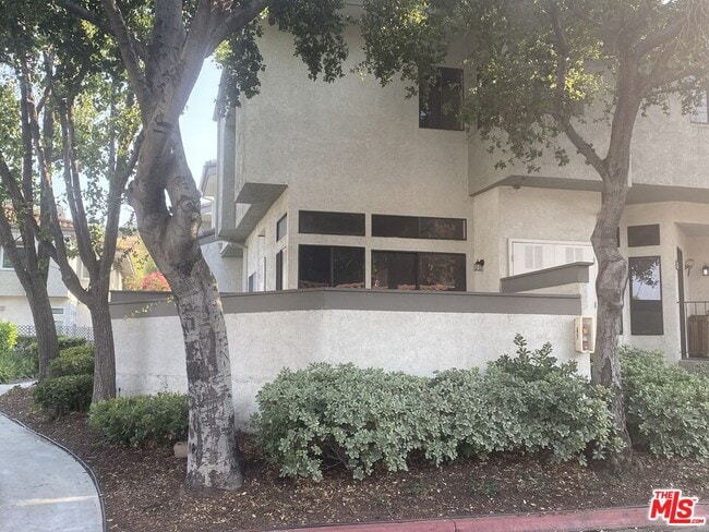 Building Photo - 77 Willowcrest Ln