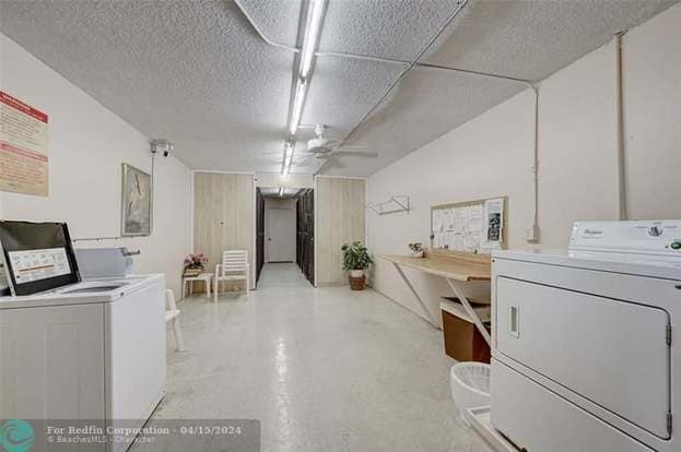 Building Photo - 4401 Martinique Ct