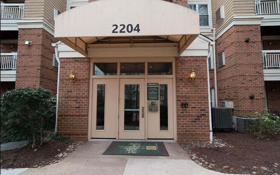 Building Photo - 2204 Westcourt Ln