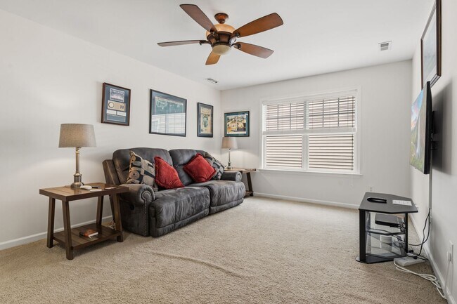 Building Photo - 3809 Stoneybrook Dr