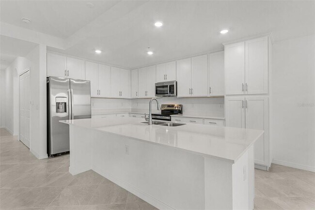 Building Photo - 14211 Heritage Landing Blvd