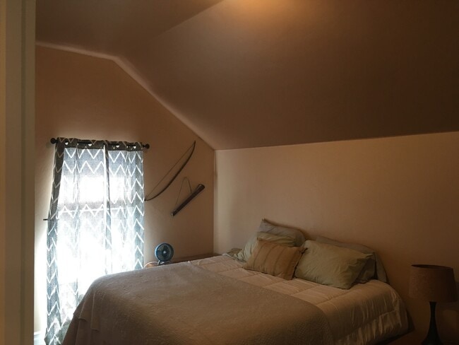 Building Photo - Cozy 3 bed 2 bath + bonus room in The Arbors