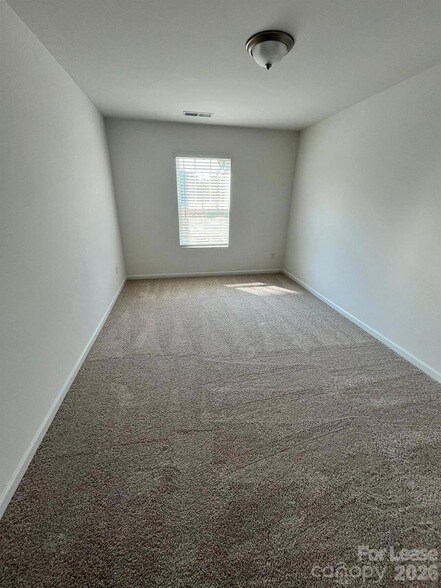 Building Photo - 2690 Yeager Dr NW
