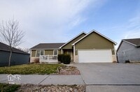Building Photo - FENCED BACKYARD, CLOSE TO FT. RILEY!