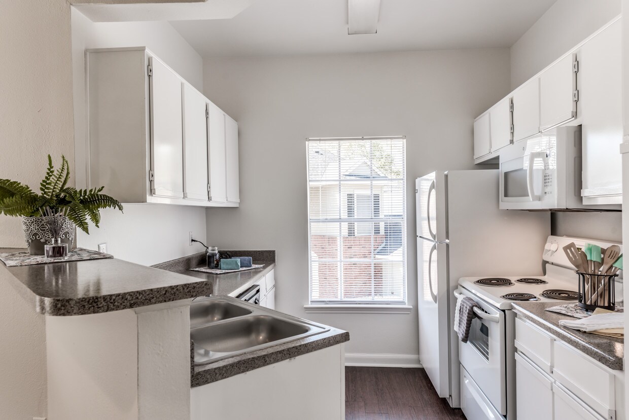 Hollow Creek Apartments Conroe
