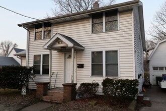 Building Photo - 1601-B