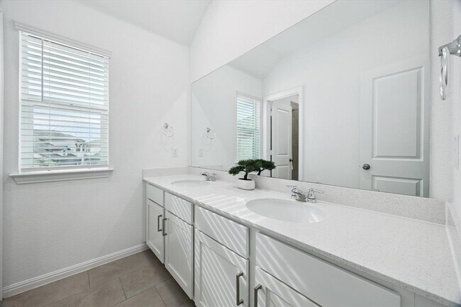 Building Photo - 209 Crimson Rose Ct