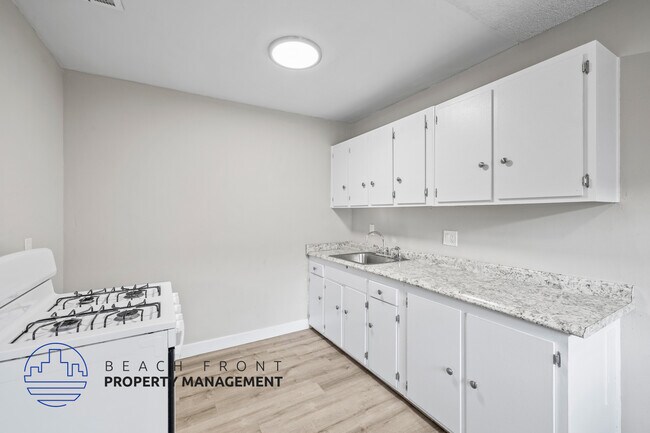 Building Photo - 326 E. Pearson