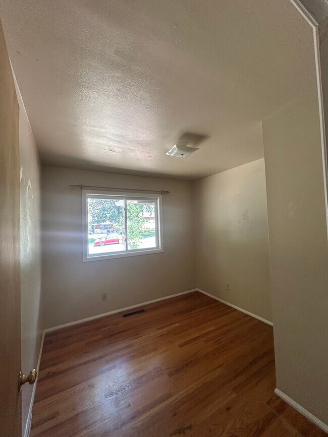 Building Photo - 1618 Querida Dr