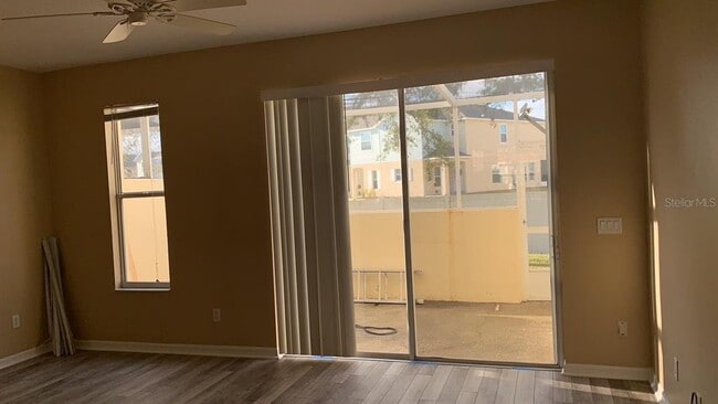Building Photo - 1142 S Beach Cir