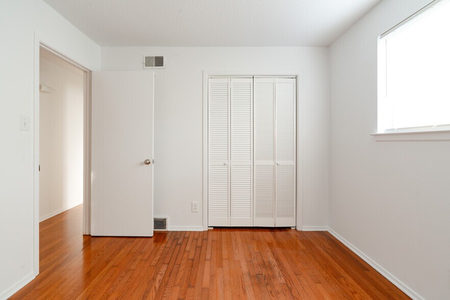 Building Photo - 1337 Vinton Ave