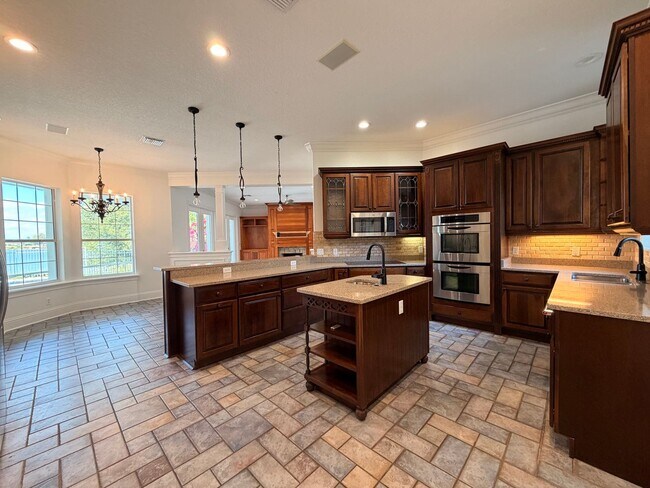 Building Photo - Luxury Windermere Home | 5 Bed 4.5 Bath La...