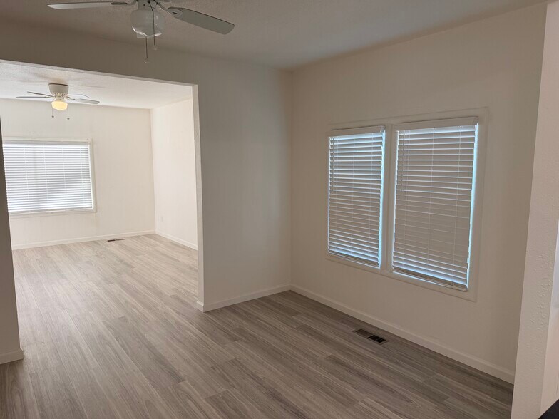 Building Photo - 394 N Livermore Ave